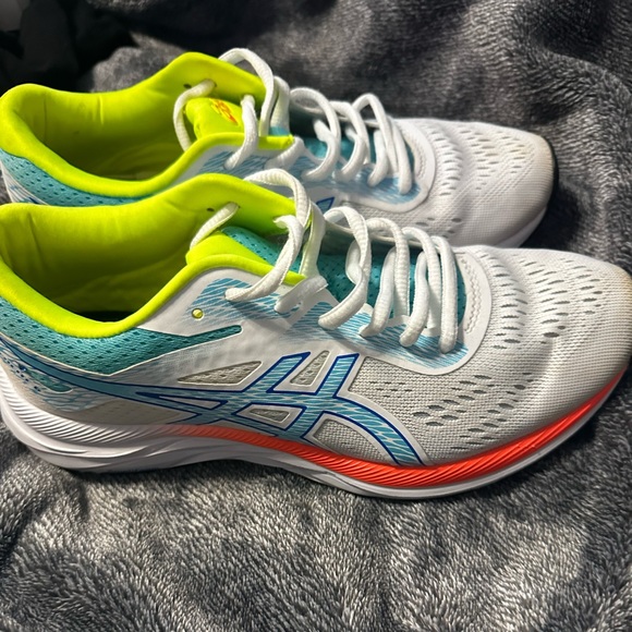 Women’s ASIC Gel Tennis shoes w/ Swarovski crystals - Picture 1 of 5